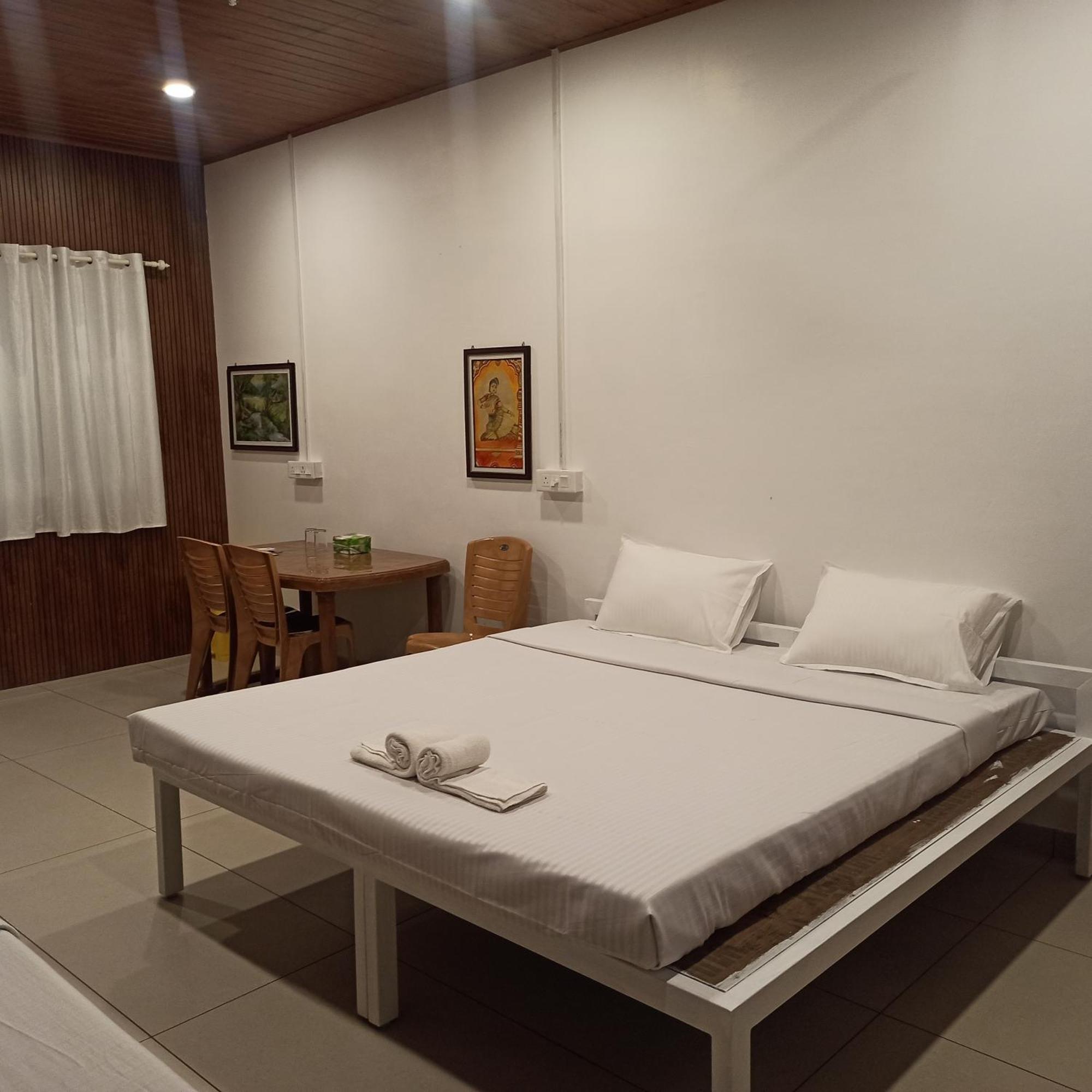 Bethesda Inn Kochi Exterior foto